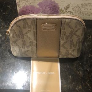 Michael kors cosmetic bag.👝💄